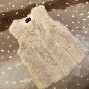 Dolce Cabo Genuine Rabbit Fur Vest in Soft Beige